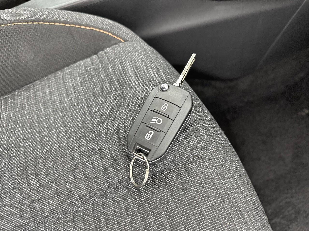 Peugeot 2008 100 s&s bvm6 style — photo 31