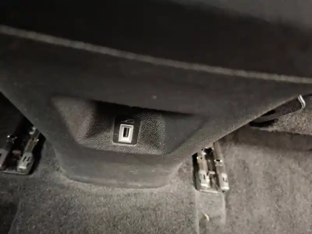 Citroën C5 Aircross hybride rechargeable 225 s&amp;s e-eat8 — photo 28