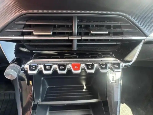 Peugeot 208 puretech 75 s&amp;s bvm5 style — photo 14
