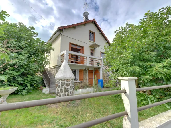 Maison à vendre Roissy-en-Brie ? Proche RER E ? Quartier calme ? Garage double ? Grand potentiel