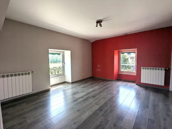 Bel et vaste appartement proche des commodités