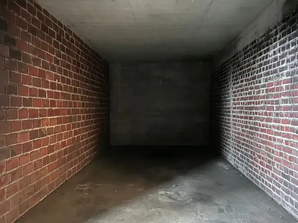 Parking/Garage