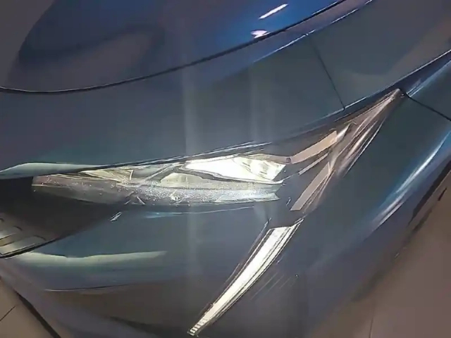 Peugeot 408 phev 225 e-eat8 — photo 19