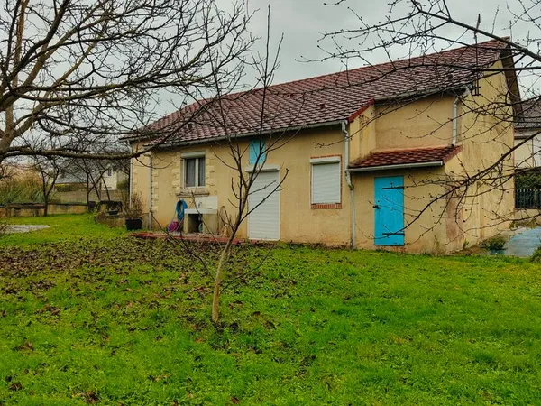 Maison individuelle avec garage et Terrain