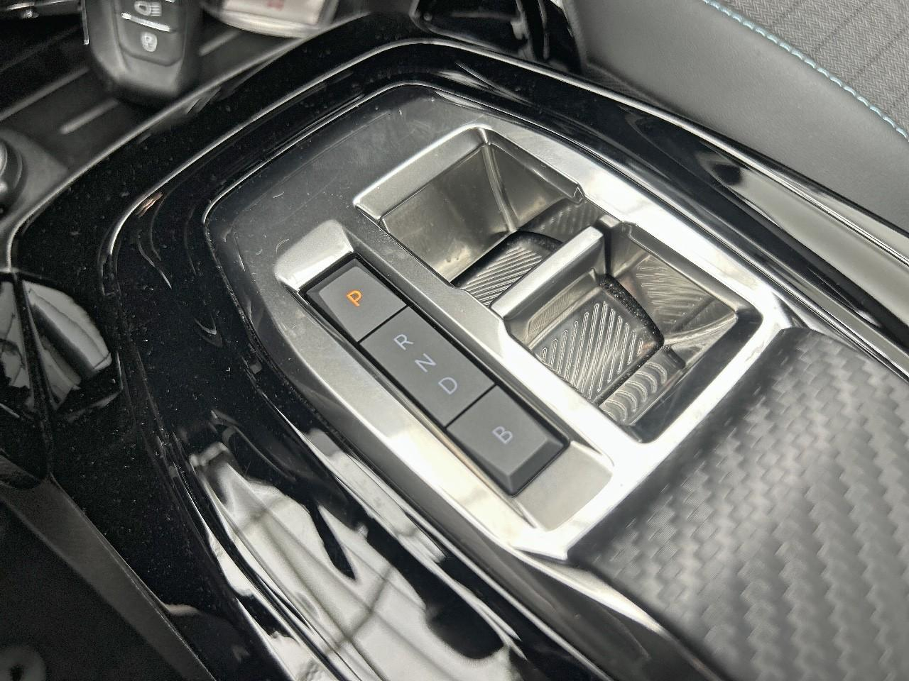 Peugeot 208 electrique 50 kwh 136ch allure — photo 17