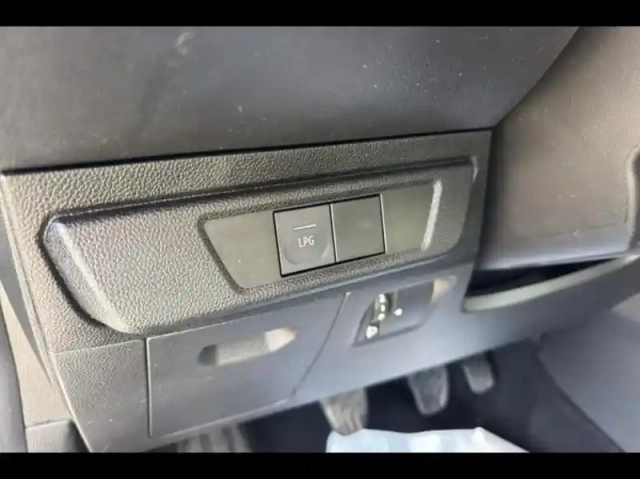 Dacia Sandero 1.0 eco-g 100ch essential — photo 13