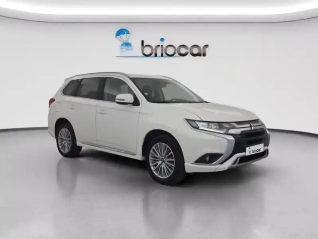 Mitsubishi Outlander phev twin motor intense 4wd + attelage — photo 7