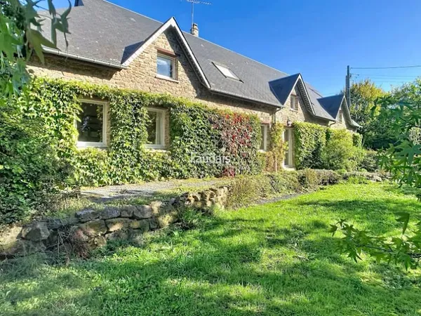 Maison 8 pièces 240 m²