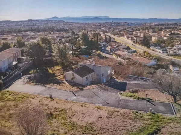 Terrain 275 m²
