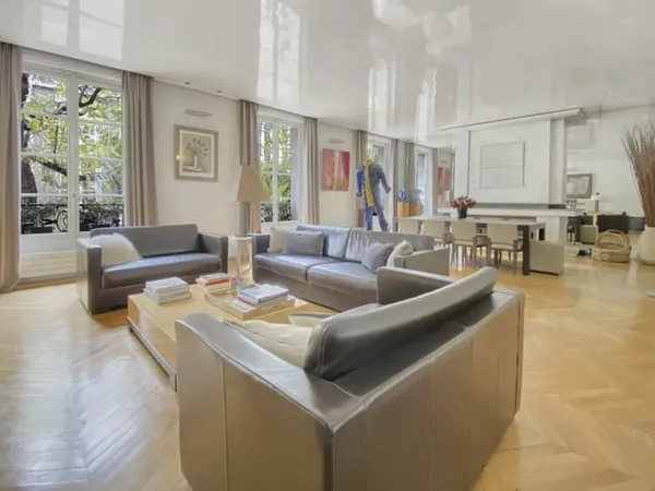 Paris XVII / Wagram - Magnifique appartement haussmannien de 25