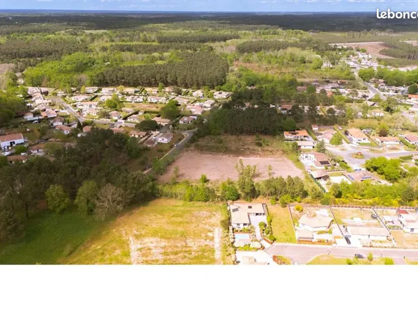 Terrain 410 m² Salles