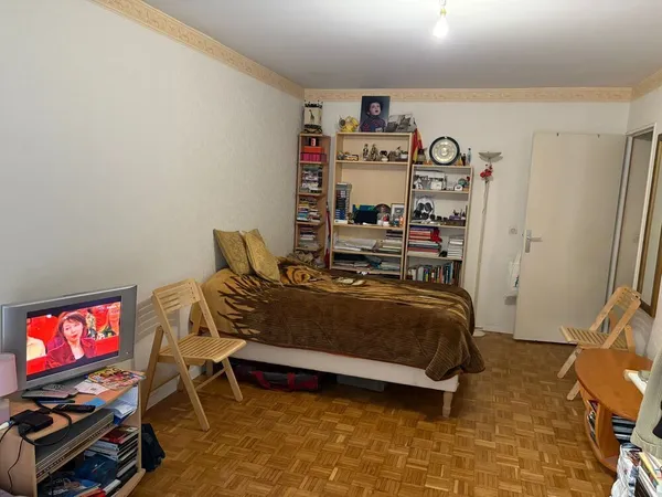grand studio à Paris