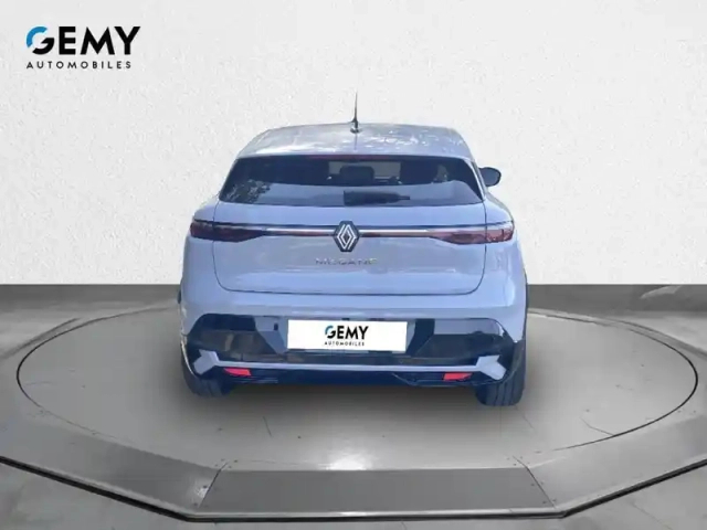 Renault Megane e-tech ev60 220 ch super charge — photo 5