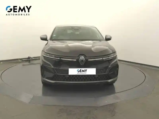 Renault Megane e-tech ev60 220 ch super charge — photo 17