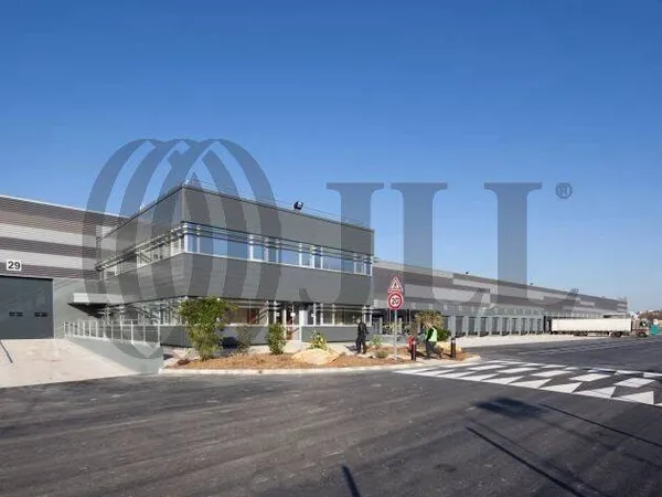 Entrepôt 14000 m²