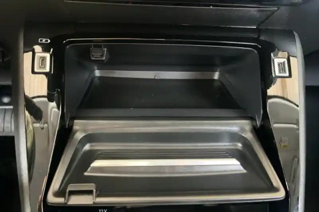 Peugeot 208 puretech 100 s&amp;s eat8 — photo 23