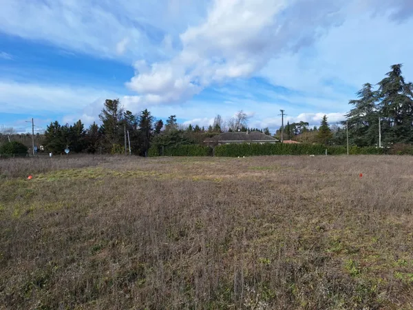 Vends terrain 767m²