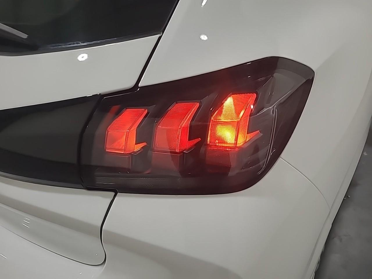 Peugeot 208 puretech 75 s&s bvm5 active pack — photo 26