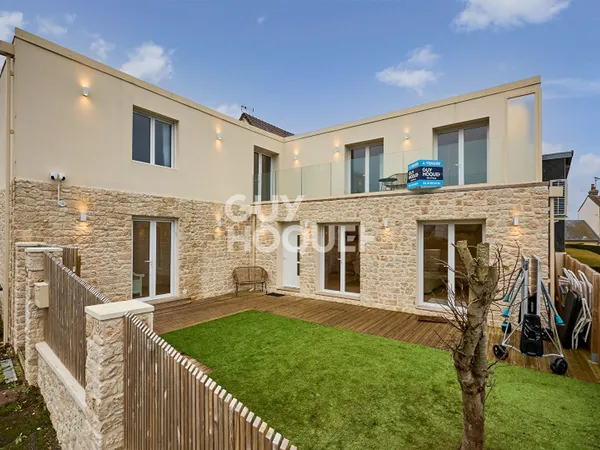 MAISON RENOVEE AVEC TERRASSE ET VUE MER PROCHE GARE