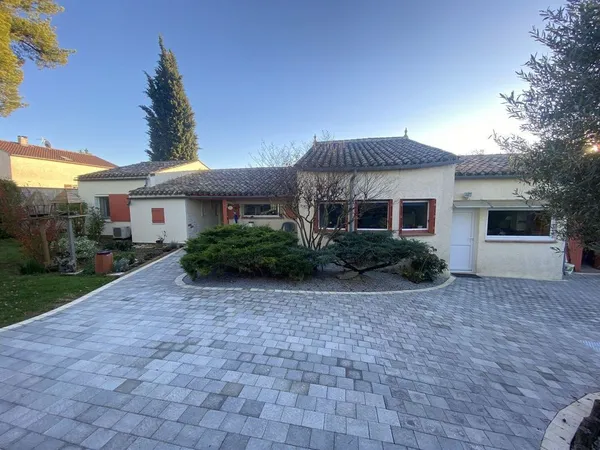 PRADINES, DOUBLE-MAISON AVEC VUE SUR LA VALLEE