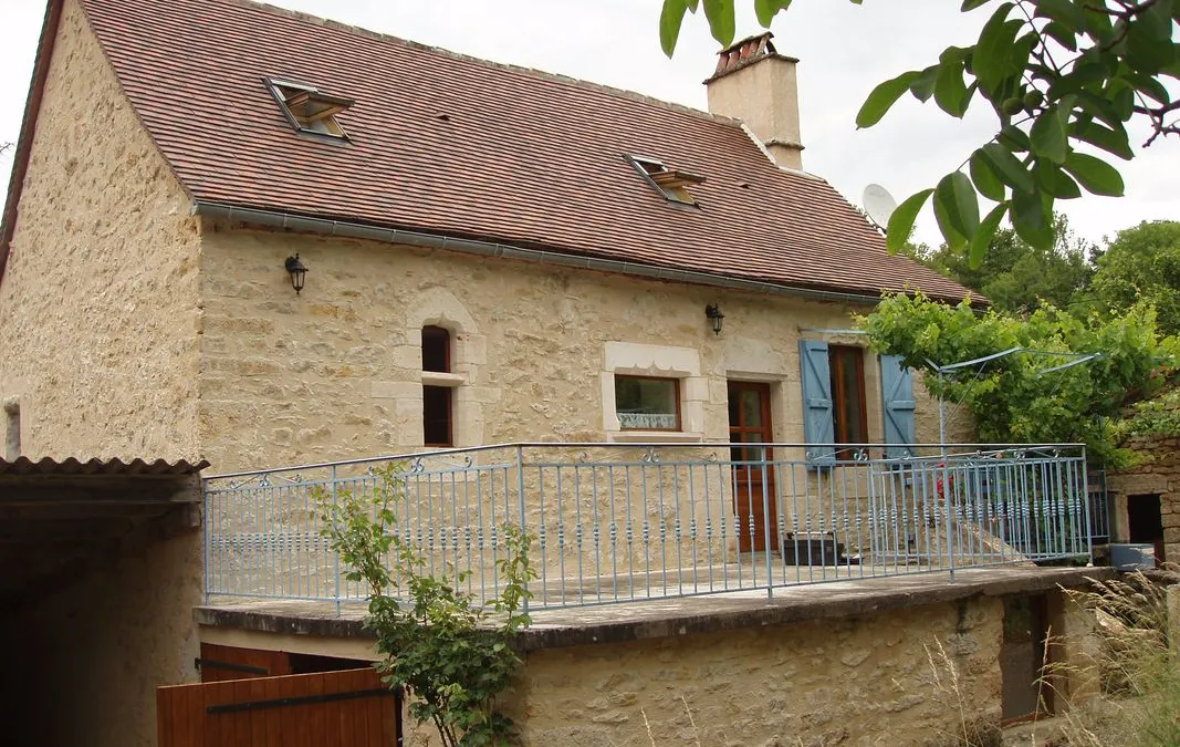 Photo 1