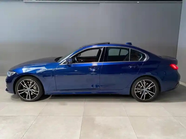 Bmw Serie 3 série 3 330ea 292ch luxury 34g — photo 5