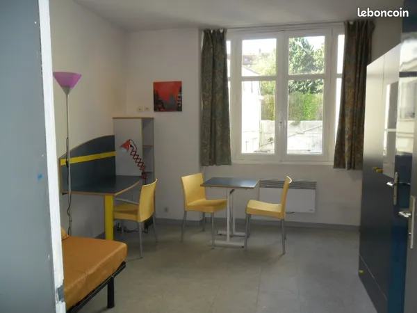 Location studio meublé centre