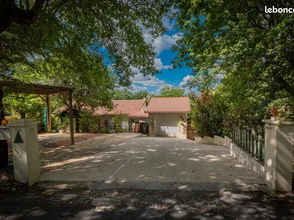 Maison 8 pièces 156 m²