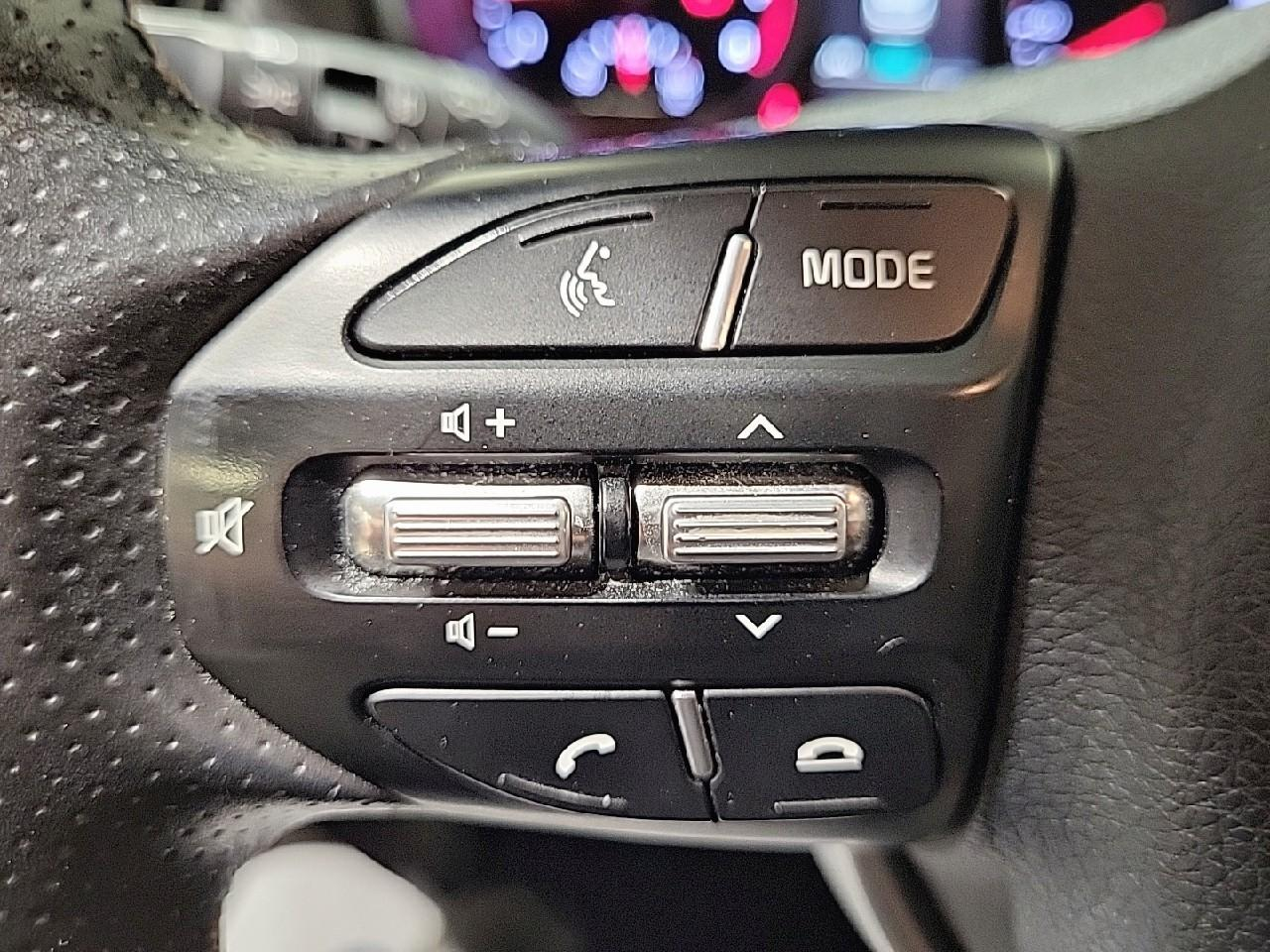 Kia Stonic 1.0 t-gdi 100 ch dct7 gt line premium — photo 20