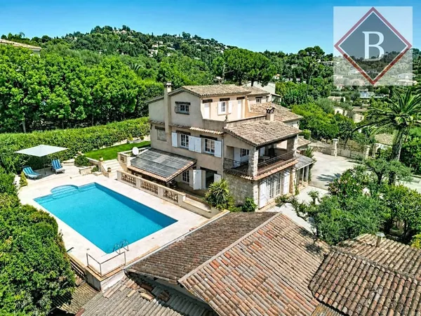 MAGNIFIQUE VILLA COMPOSÉE DE 3 APPARTEMENTS