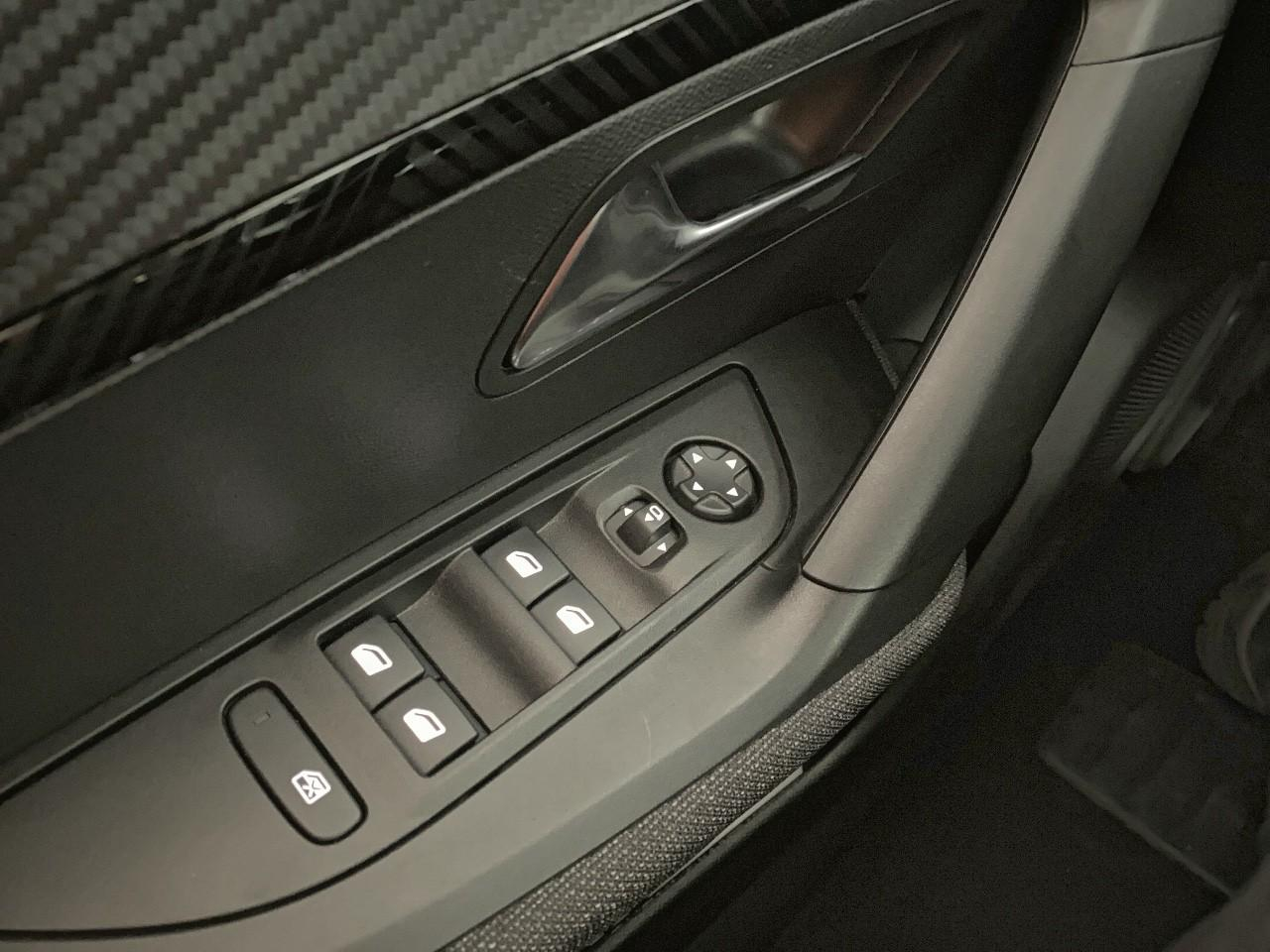 Peugeot 2008 hybrid 136 e-dcs6 style — photo 20