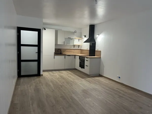 Loue appartement T2 refait à neuf