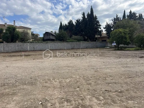 Terrain 306 m²