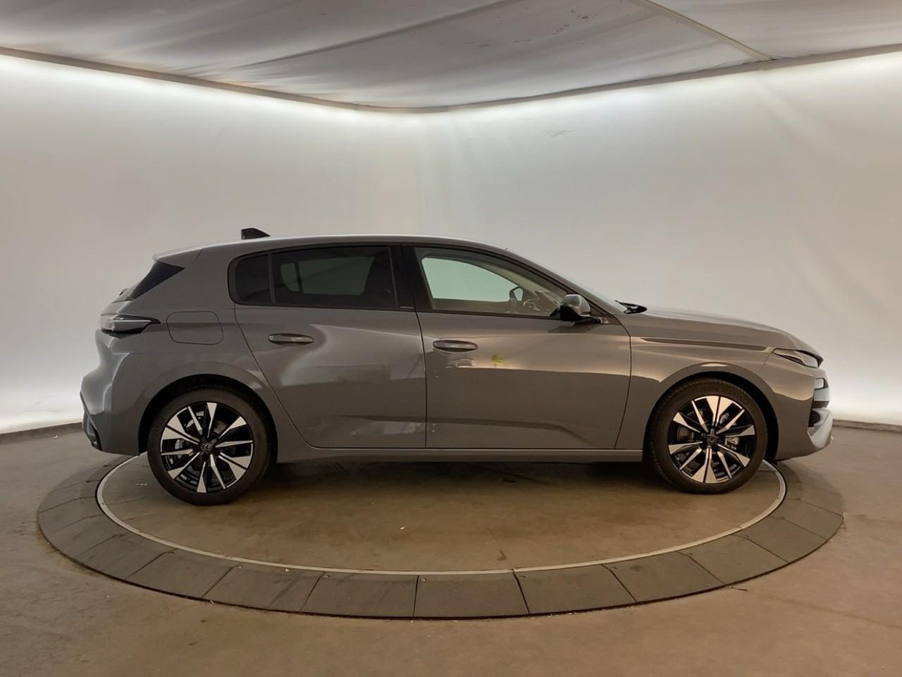 Peugeot 308 hybrid 145 e-dcs6 allure — photo 4