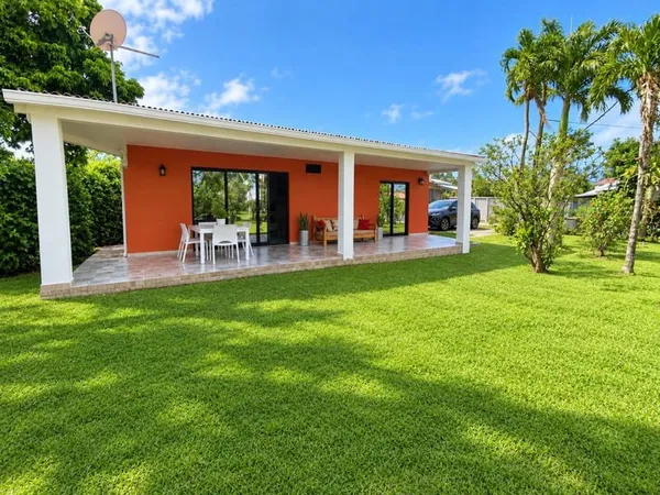 Maison individuelle F2 avec terrasse et jardin, environnement calme et privilégié à La Retraite