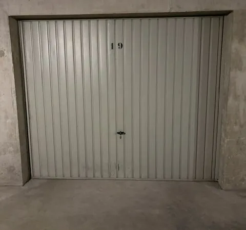 Loue garage double en longueur hyper centre proche cathédrale
