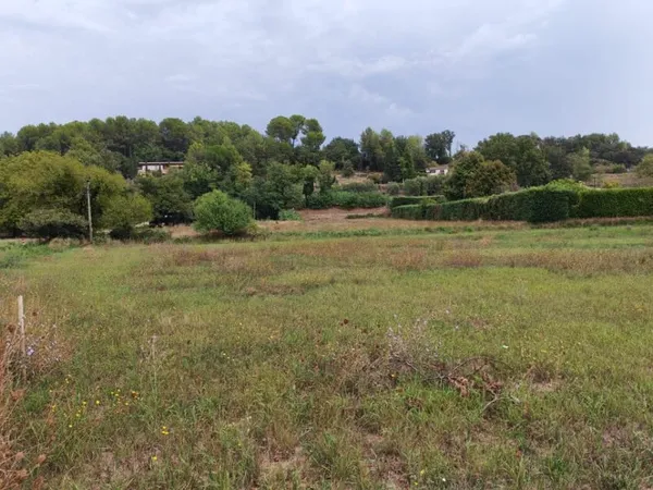 Terrain 1566 m²