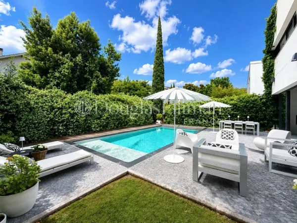 BORDEAUX - Parc Bordelais - Maison de 300 m² avec jardin et pisc