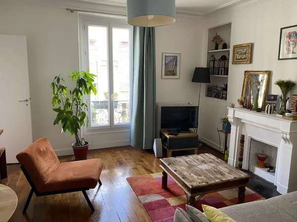 Vends appartement 3 pièces dans bel immeuble ancien - 55m²