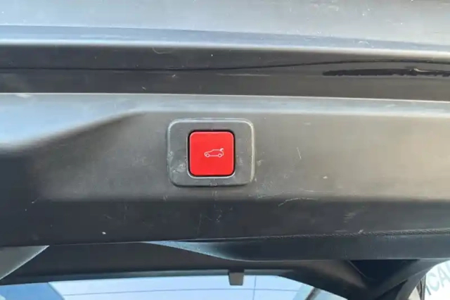 Peugeot 3008 hybrid 136 e-dcs6 — photo 12