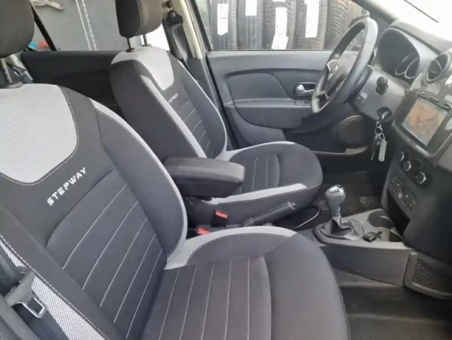 Dacia Sandero stepway tce 90 easy-r — photo 21