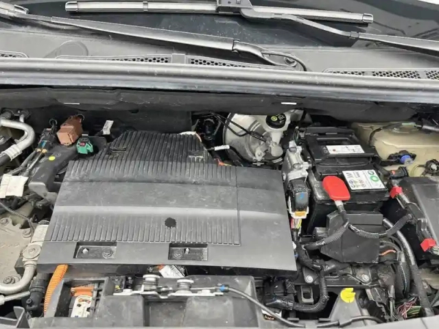 Citroën Berlingo e- taille m 136 ch 100 kwh automatique — photo 43