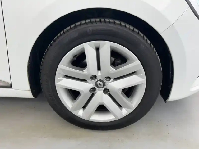 Renault Clio blue dci 85 — photo 21