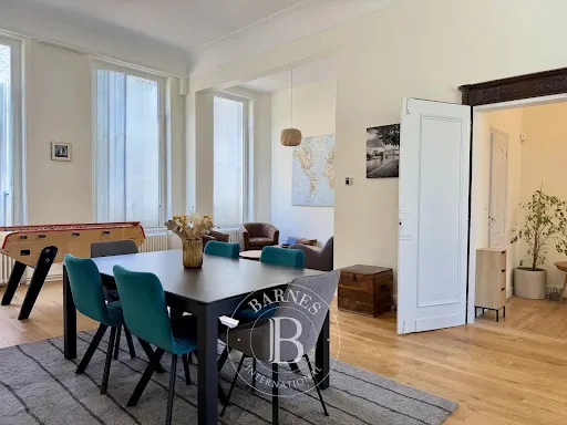Maison 10 pièces 215 m²