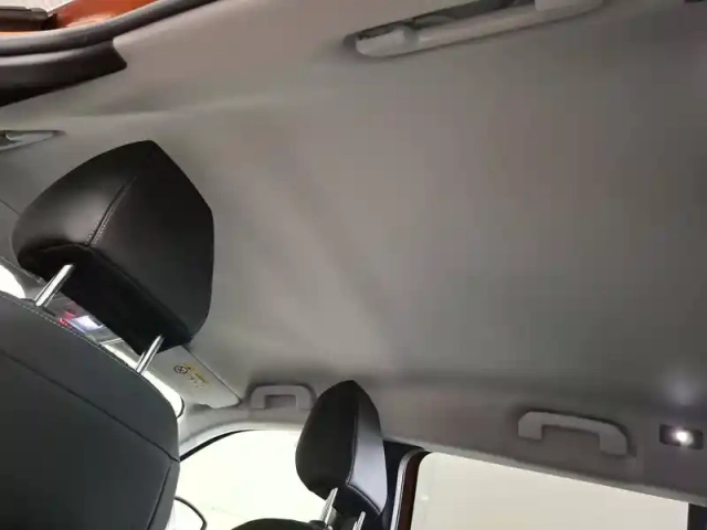 Peugeot 2008 puretech 100 s&amp;s bvm6 — photo 14