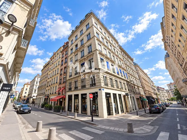 Local professionnel 132 m²