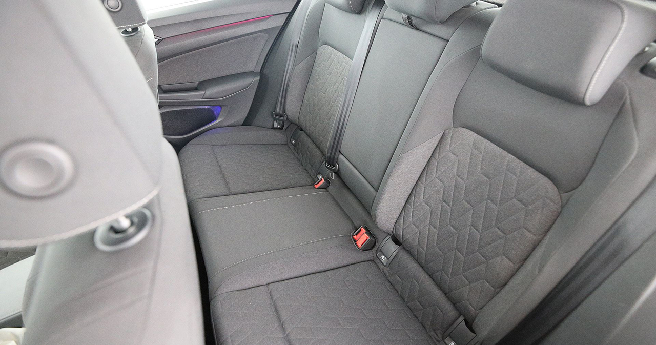 Volkswagen Golf 8 — photo 26