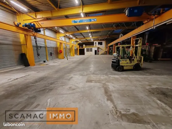 Local industriel 400 m²