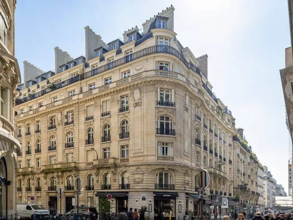 Bureaux 706 m²