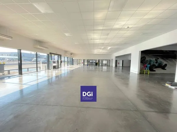 Local commercial 1700 m²